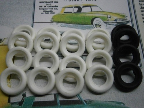 Lot pneus dinky toys - lot,