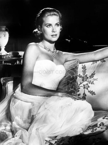 Photo grace kelly main au - grace,